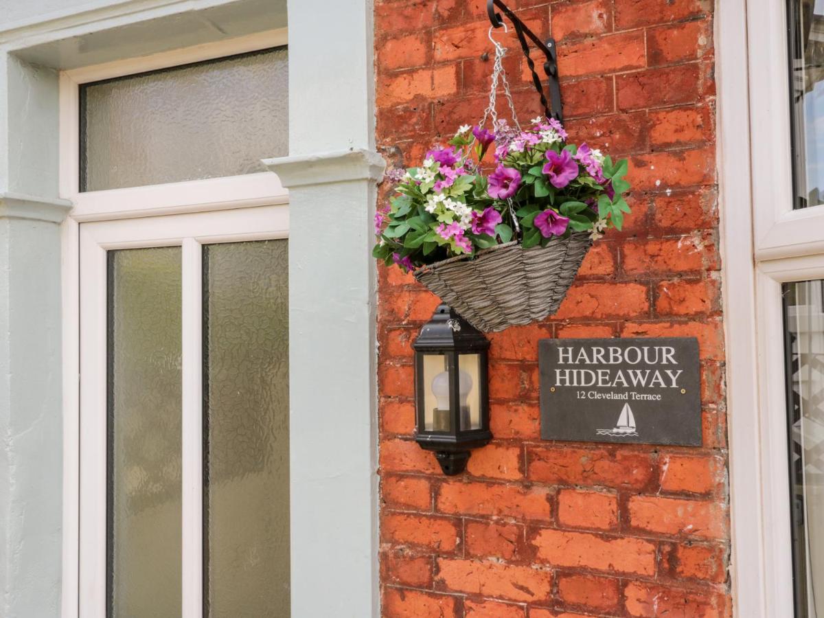 Villa Harbour Hideaway Whitby Exterior foto